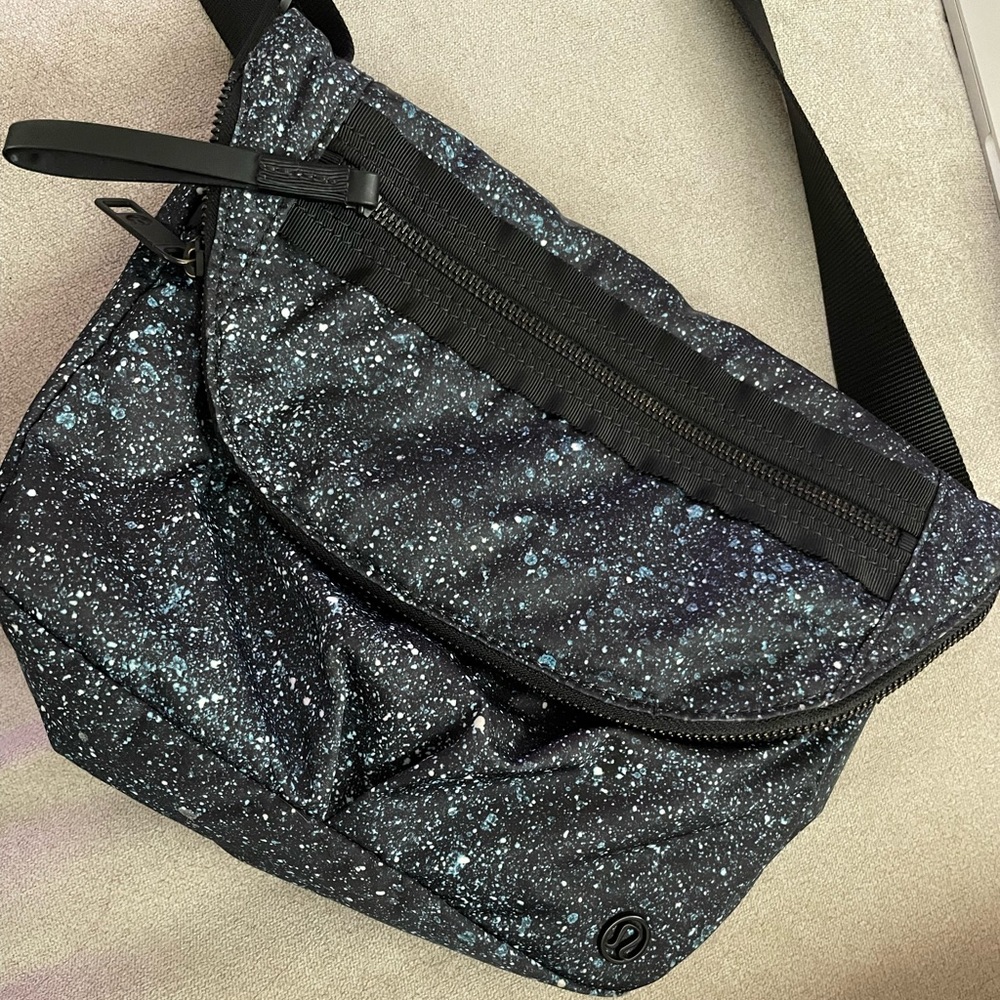 Lululemon Festival bag